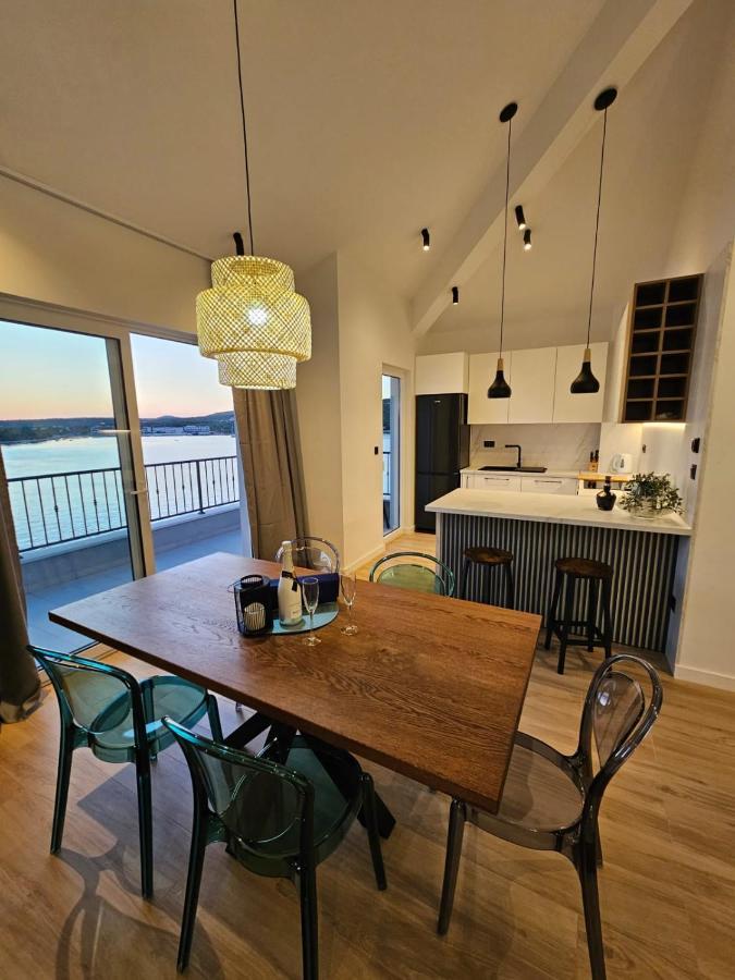 Villa Lux Apartments Rogoznica  Esterno foto